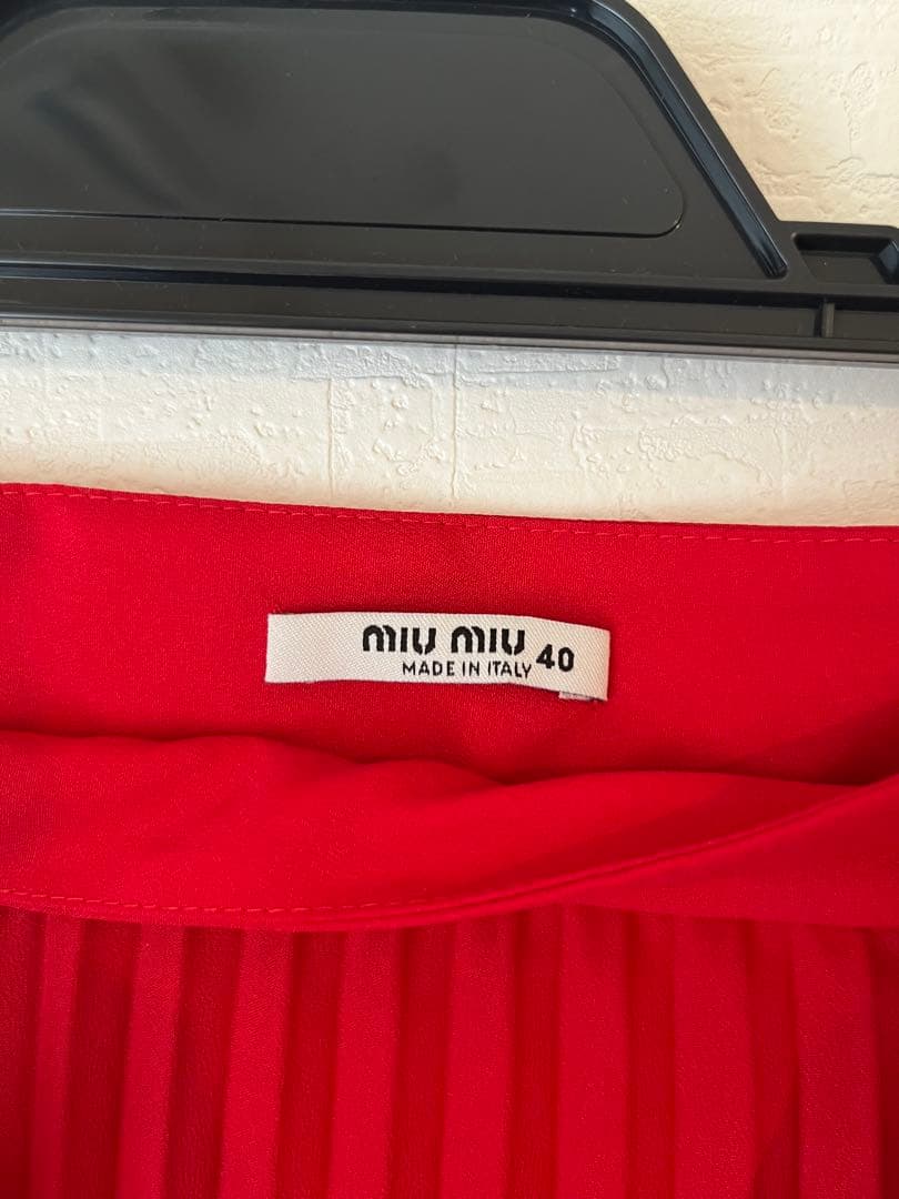 値下げ　美品　MIU MIU ミュウミュウ　プリーツスカート　赤