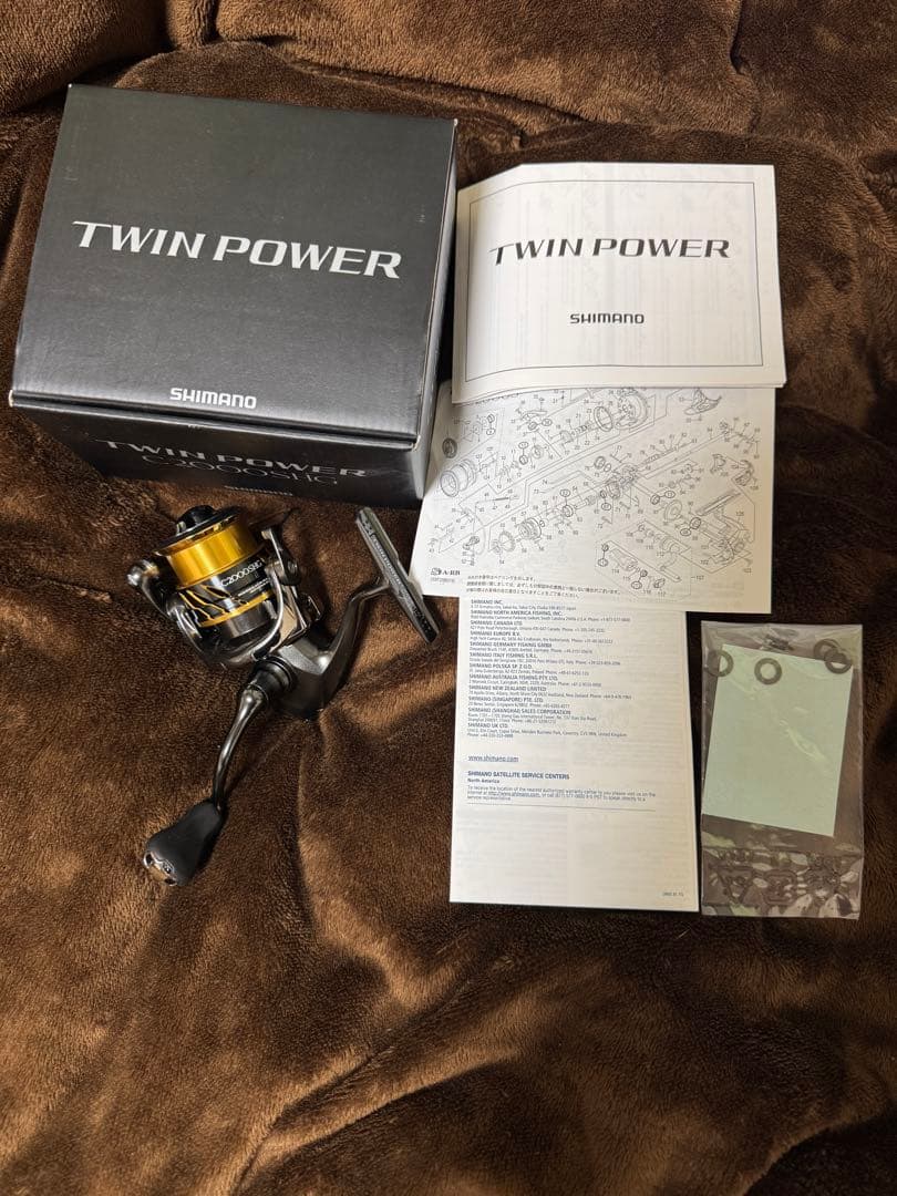 リール SHIMANO TWIN POWER c2000shg