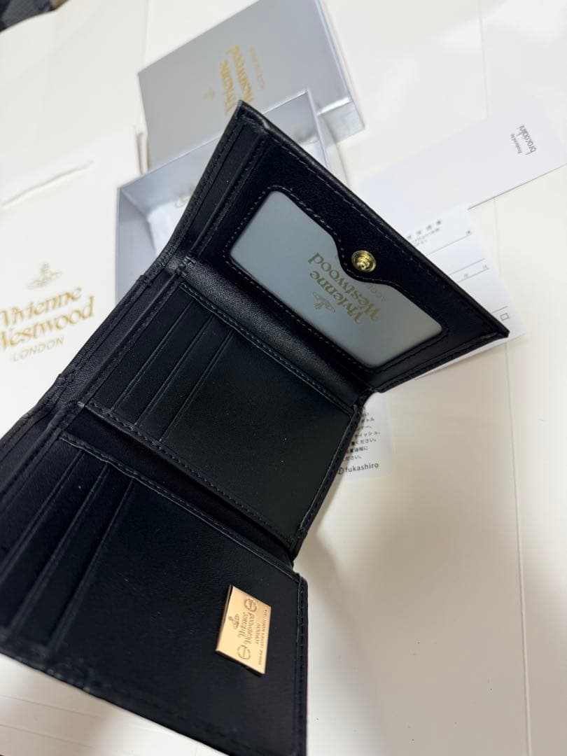Vivienne Westwood ブラック　三つ折り財布 金マーク　adwj