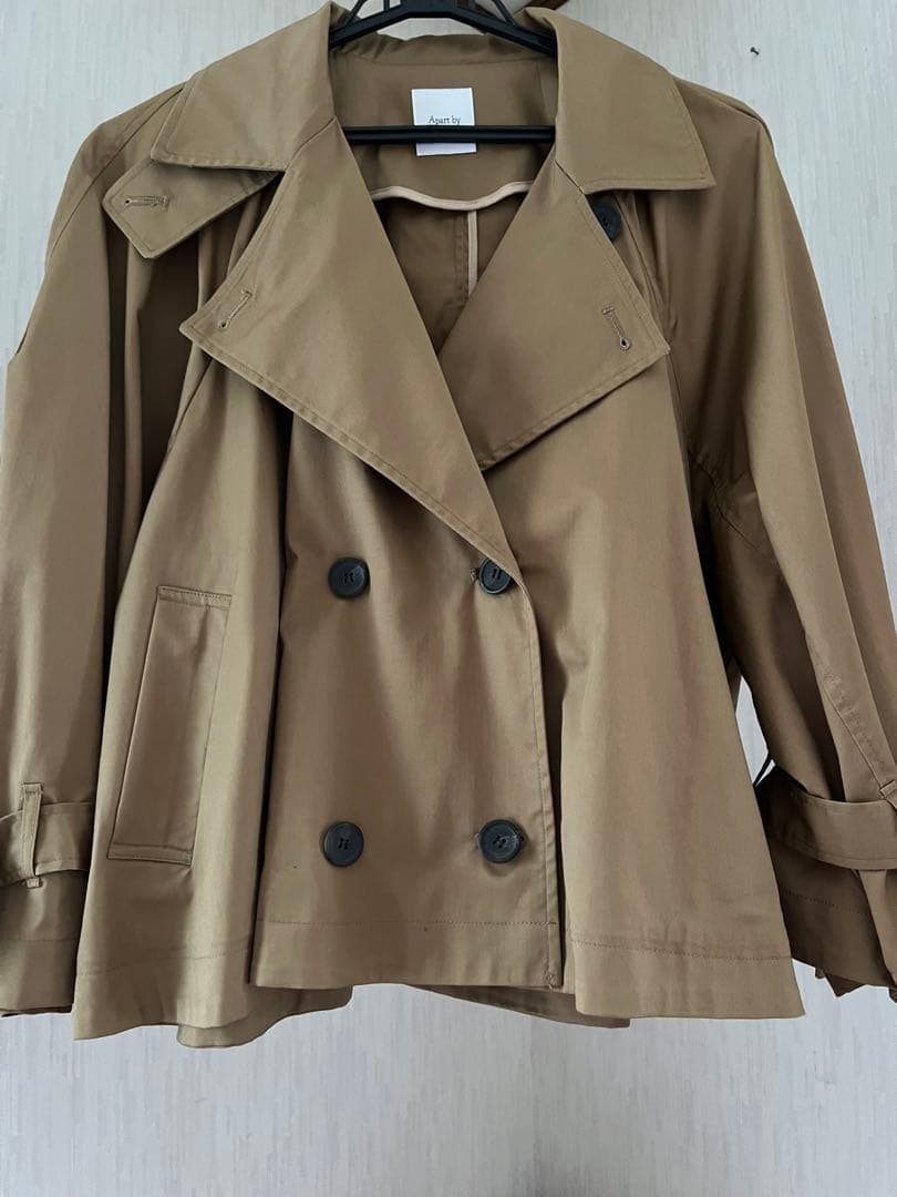 Apart by 【 新品 】ショートダブル ブレスト トレンチコート