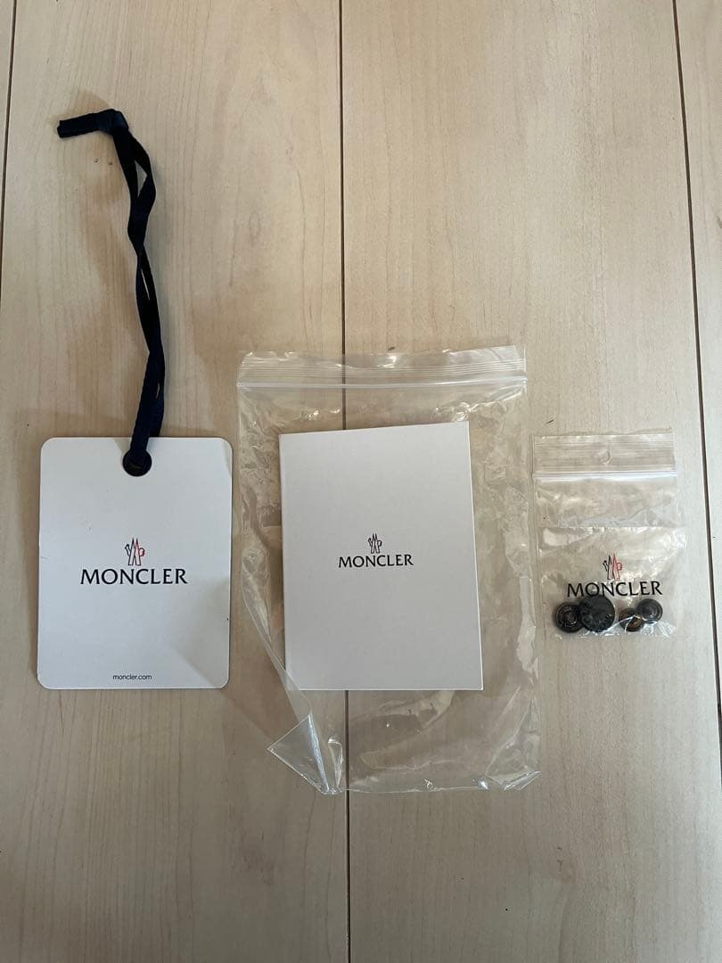 MONCLER メンズ　ダウンベスト