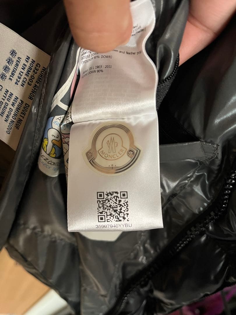 MONCLER メンズ　ダウンベスト