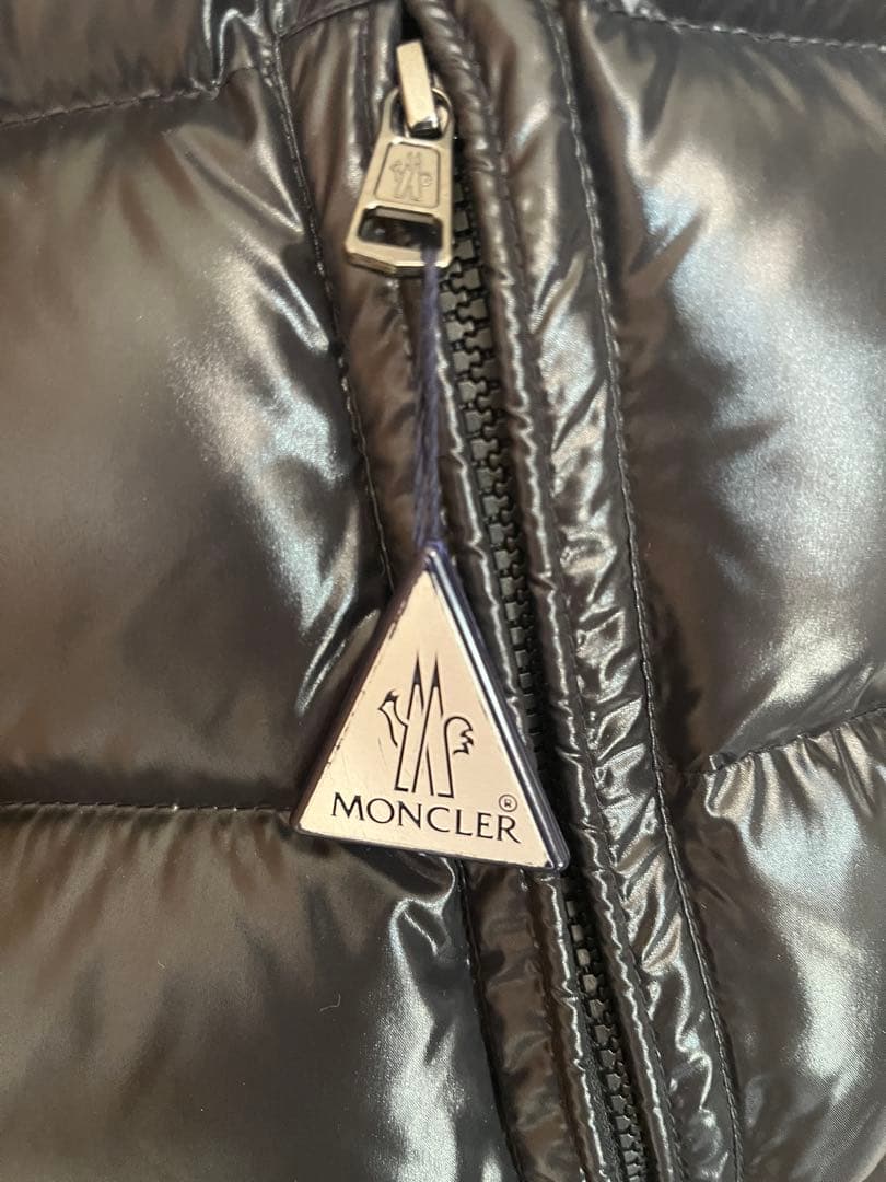 MONCLER メンズ　ダウンベスト