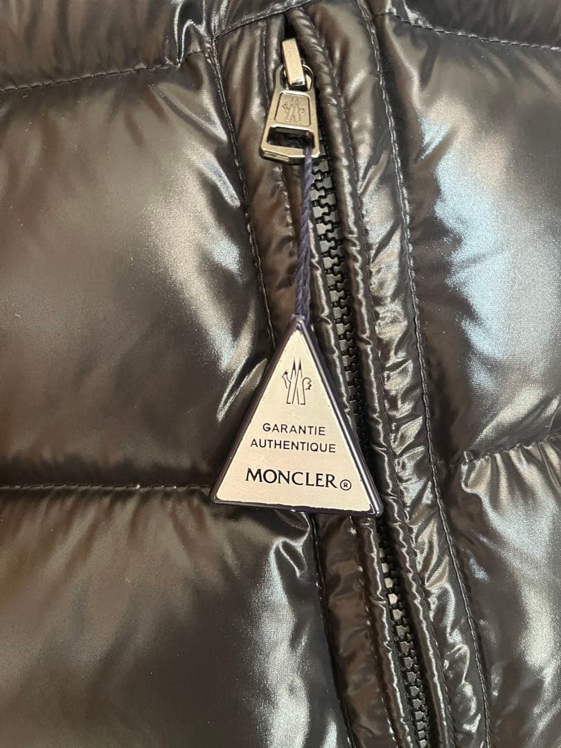 MONCLER メンズ　ダウンベスト