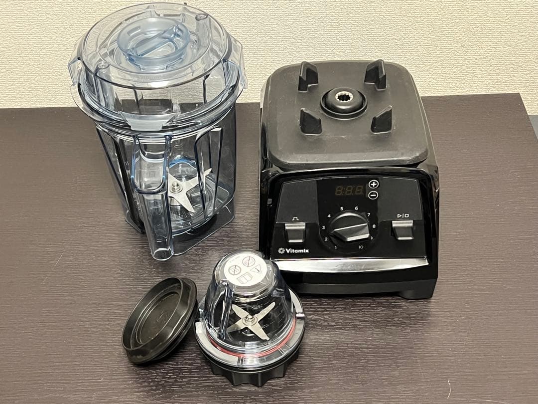 いるか　美品 Vitamix 黒 ブレンダー 10段階設定 付属品あり