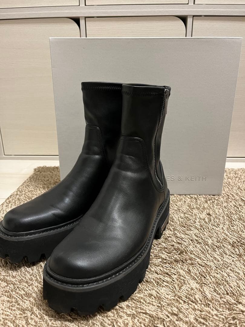 CHARLES&KEITH チャールズアンドキース　サイドジップブーツ　黒