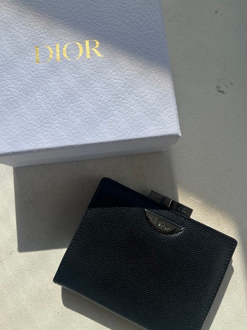 【新品未使用】ChristianDior ブラックレザー 二つ折り財布