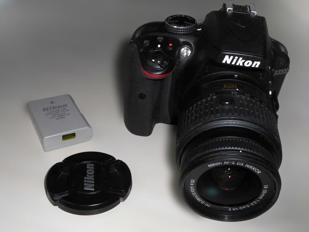 Nikon デジタル一眼レフカメラ D3300 18-55mm レンズ/電池付