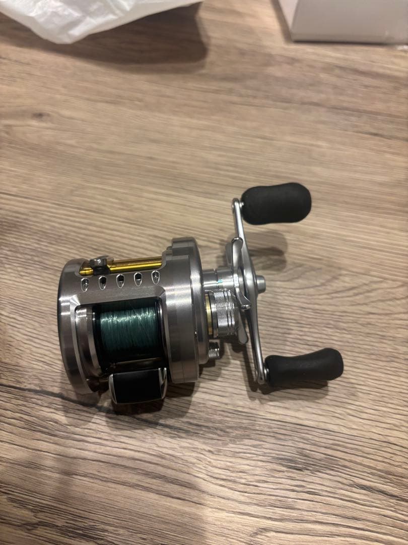 SHIMANO 09カルカッタコンクエスト　200DC