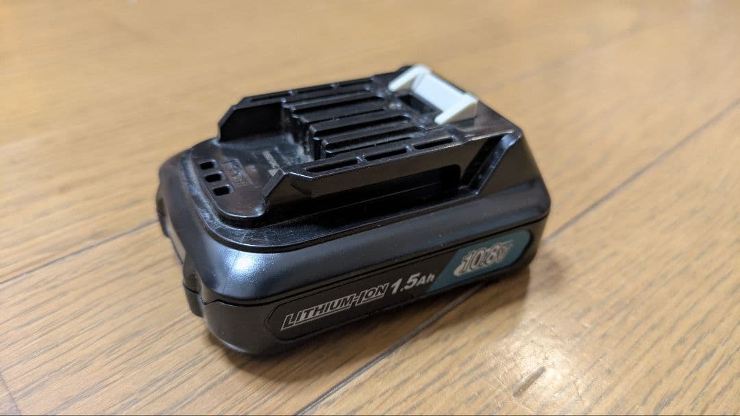 マキタ CL107FD 充電式クリーナー　バッテリー付き