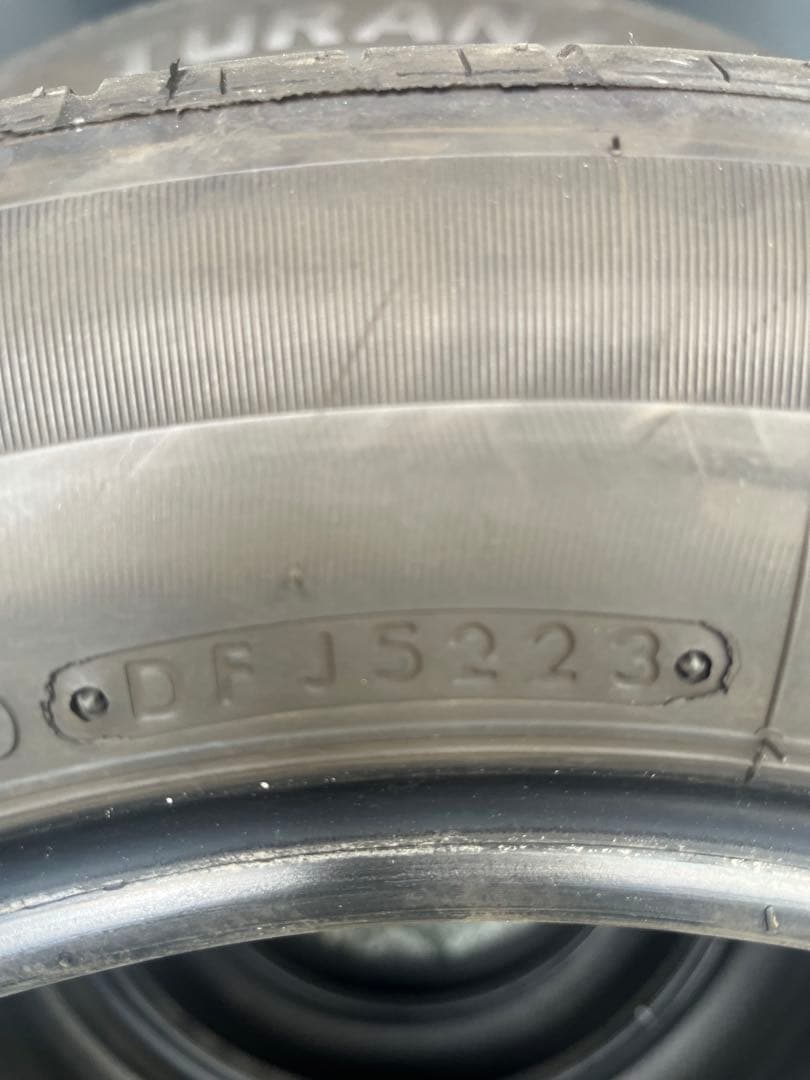 ①程度良好！バリ溝　2023年製　送料無料！205/60R16 夏タイヤ