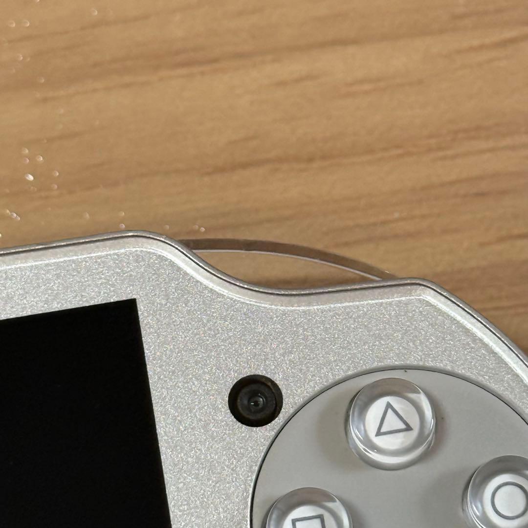 6-211 PSVITA PCH-1000 アイス・シルバー