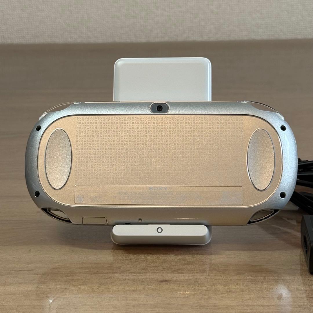 6-211 PSVITA PCH-1000 アイス・シルバー