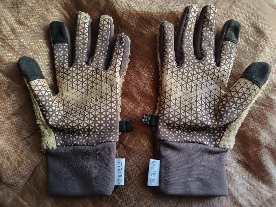 小物 white mountaineering gore infinium glove