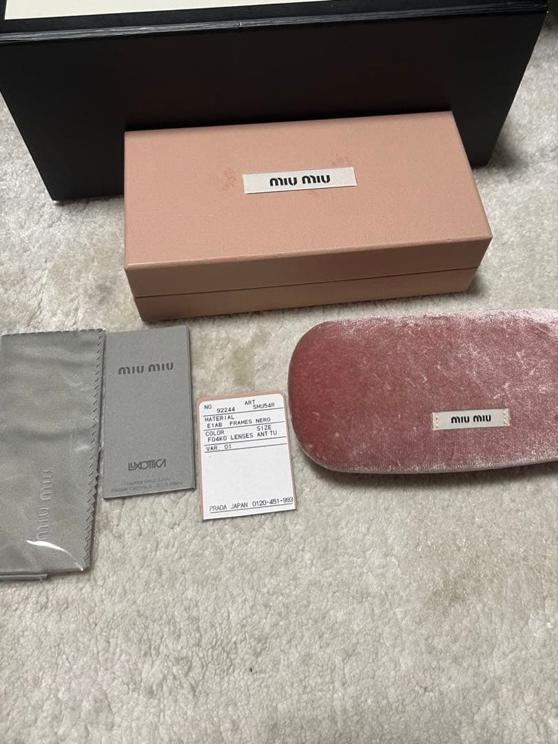 miumiu ハート サングラス 黒