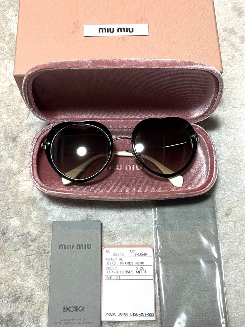 miumiu ハート サングラス 黒
