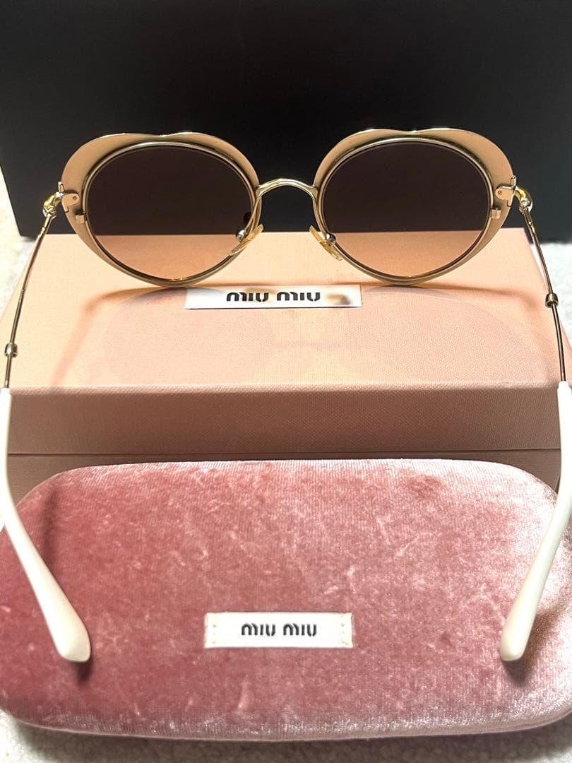 miumiu ハート サングラス 黒