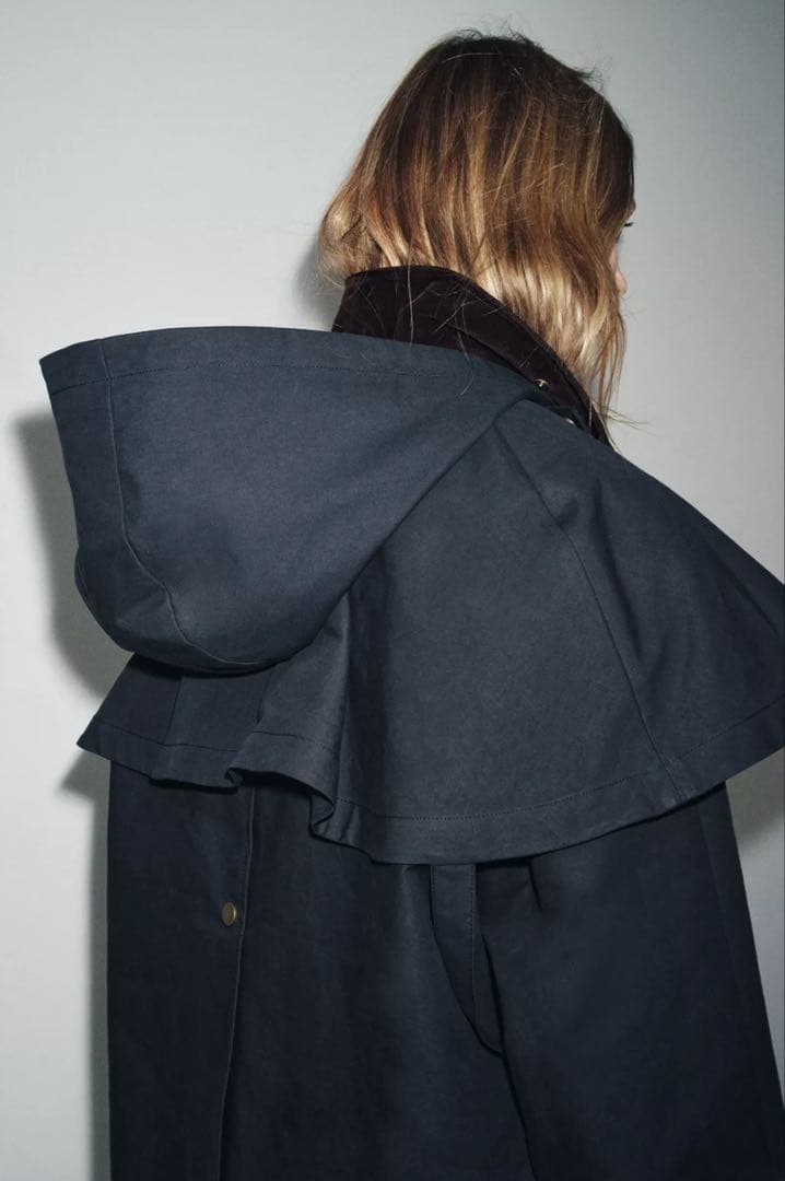 新品タグ付 ZARA コントラストラペルフード付き トレンチコート ネイビー M