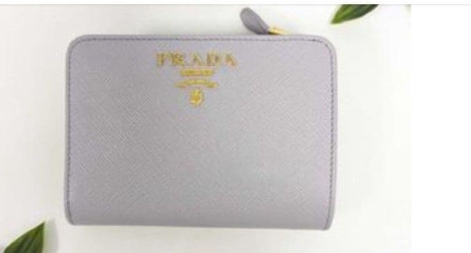 【新品未使用】【売り切り価格】【正規品】PRADAライラック二つ折り財布 箱付き
