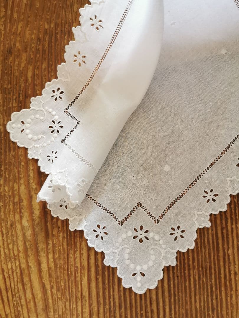 アンティーク フランス マリー花刺繍 オープンカットワーク アイレット ハンカチ