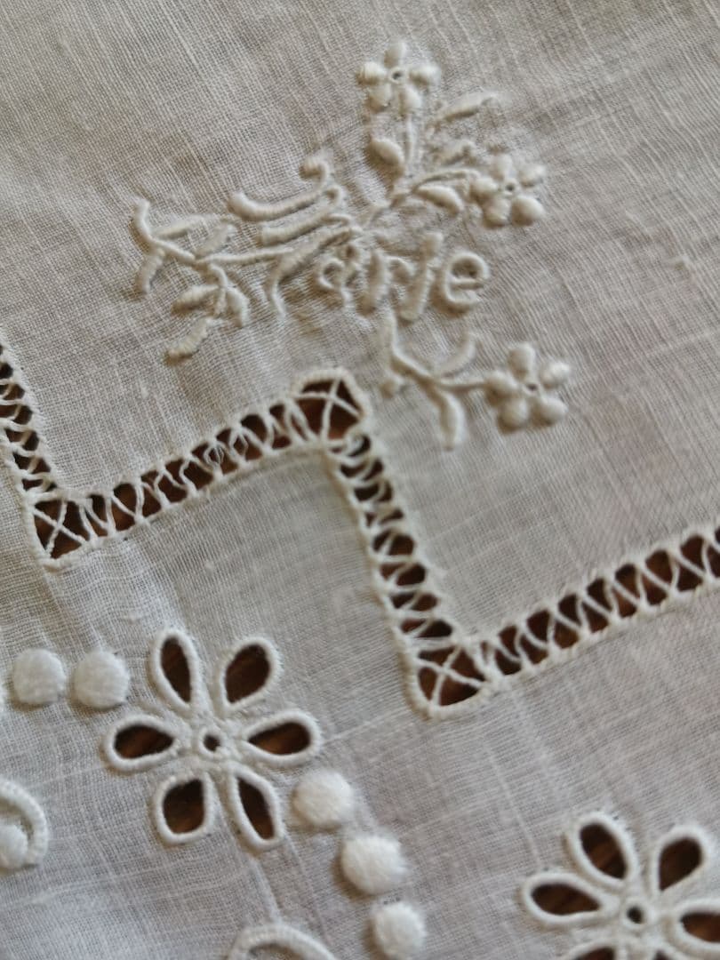 アンティーク フランス マリー花刺繍 オープンカットワーク アイレット ハンカチ