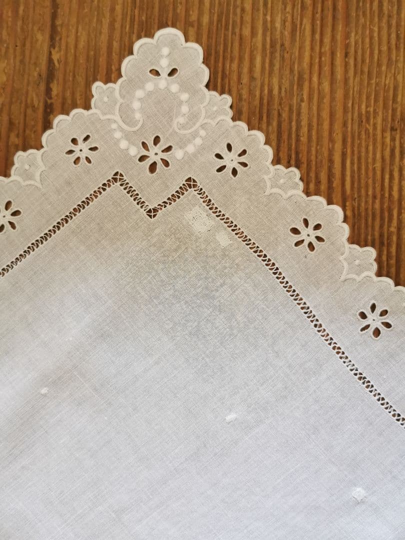 アンティーク フランス マリー花刺繍 オープンカットワーク アイレット ハンカチ