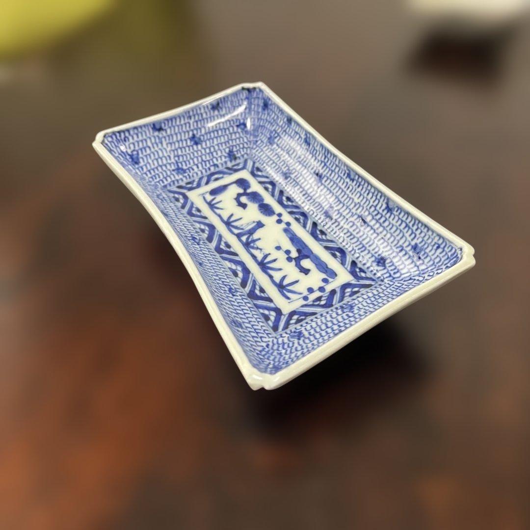 古伊万里（伊万里焼）の「染付長皿」と「色絵長皿」の2枚　骨董品