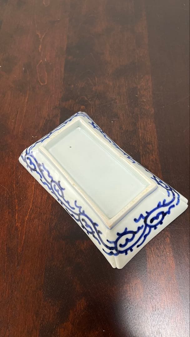 古伊万里（伊万里焼）の「染付長皿」と「色絵長皿」の2枚　骨董品