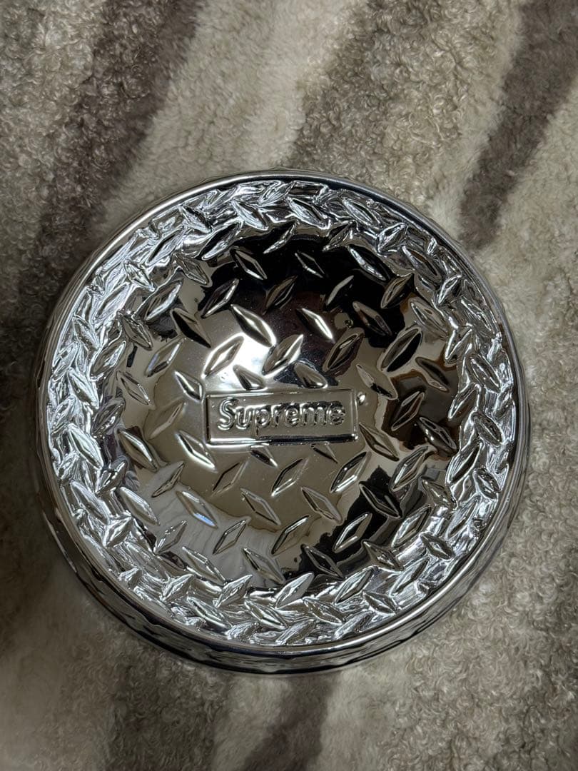 Supreme Diamond Plate Dog Bowl 犬用