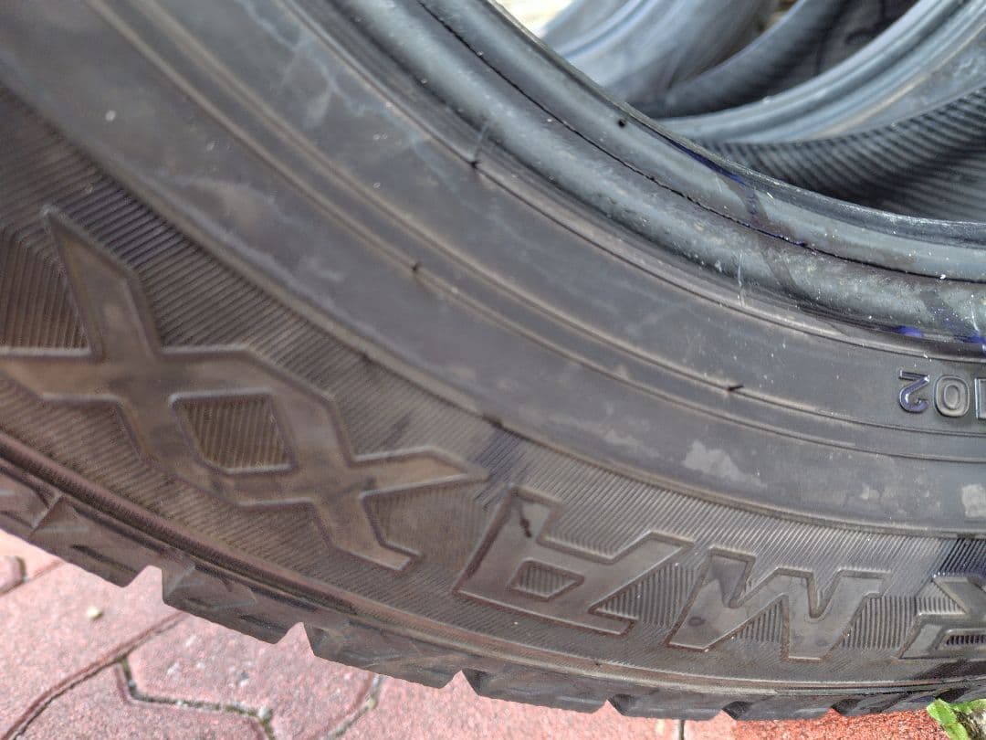 ダンロップウインターマックス 215/65R16 8分山