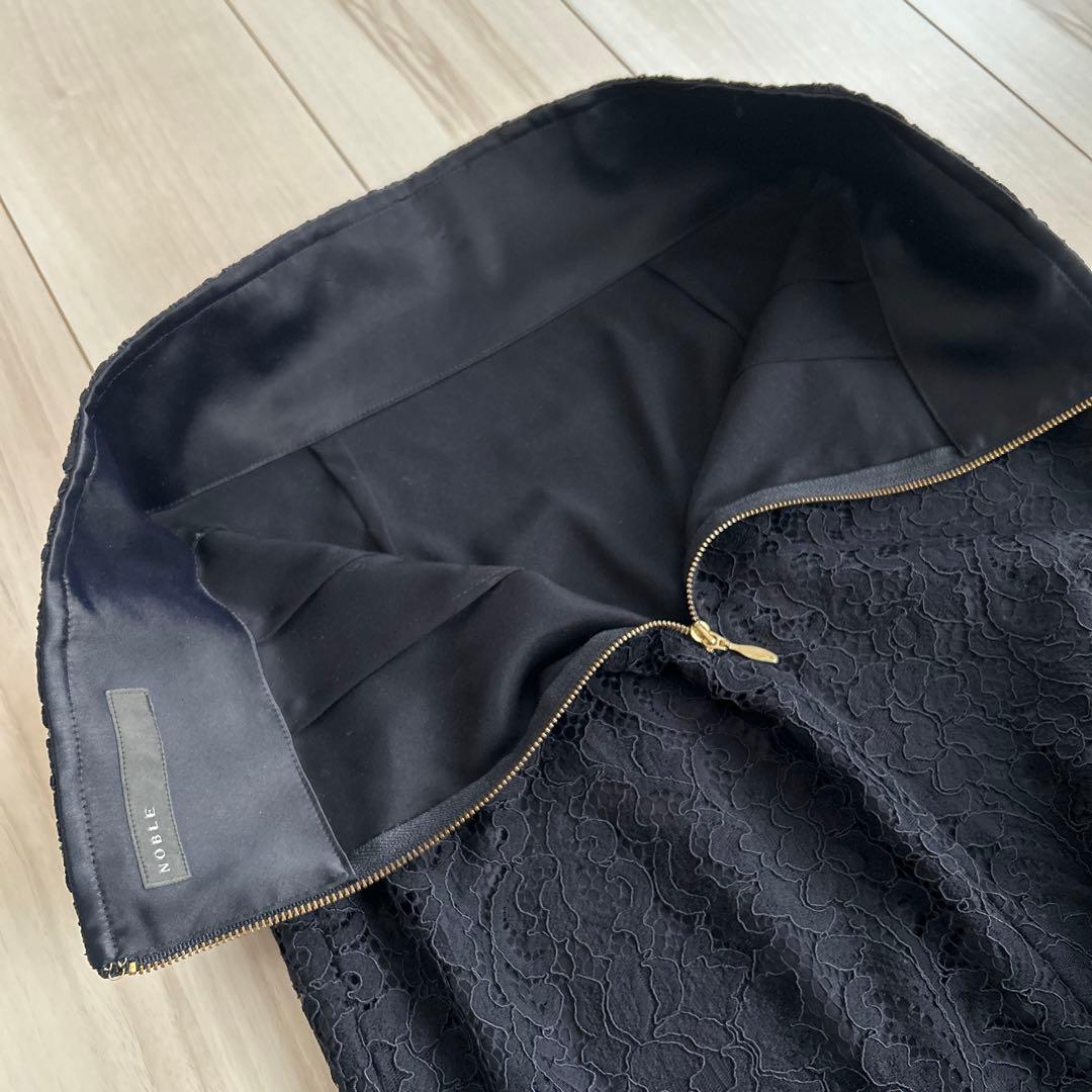美品 Noble リバーレース Iラインスカート 紺 M