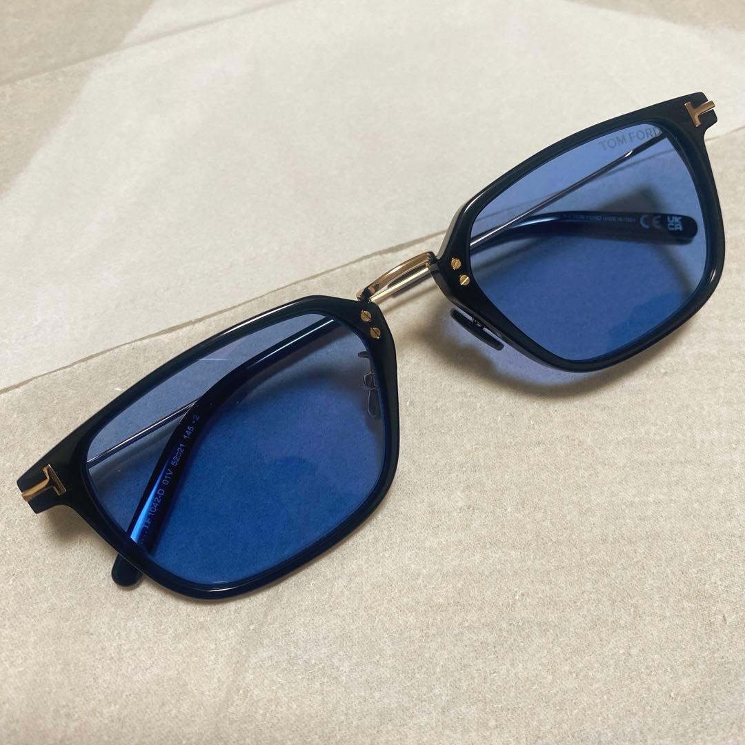 まにゃたろす　TOMFORD TF1042-D 01V 52サイズ