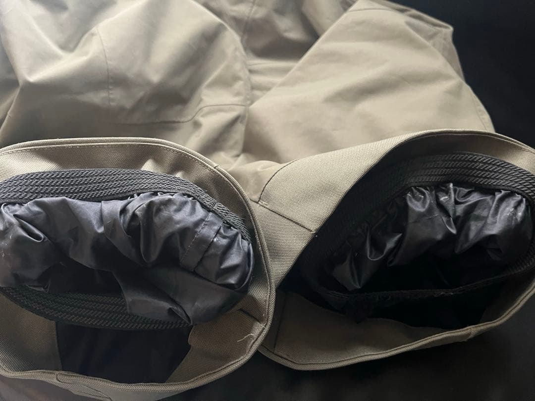 MOUNTAIN HARDWEAR スノーパンツ M