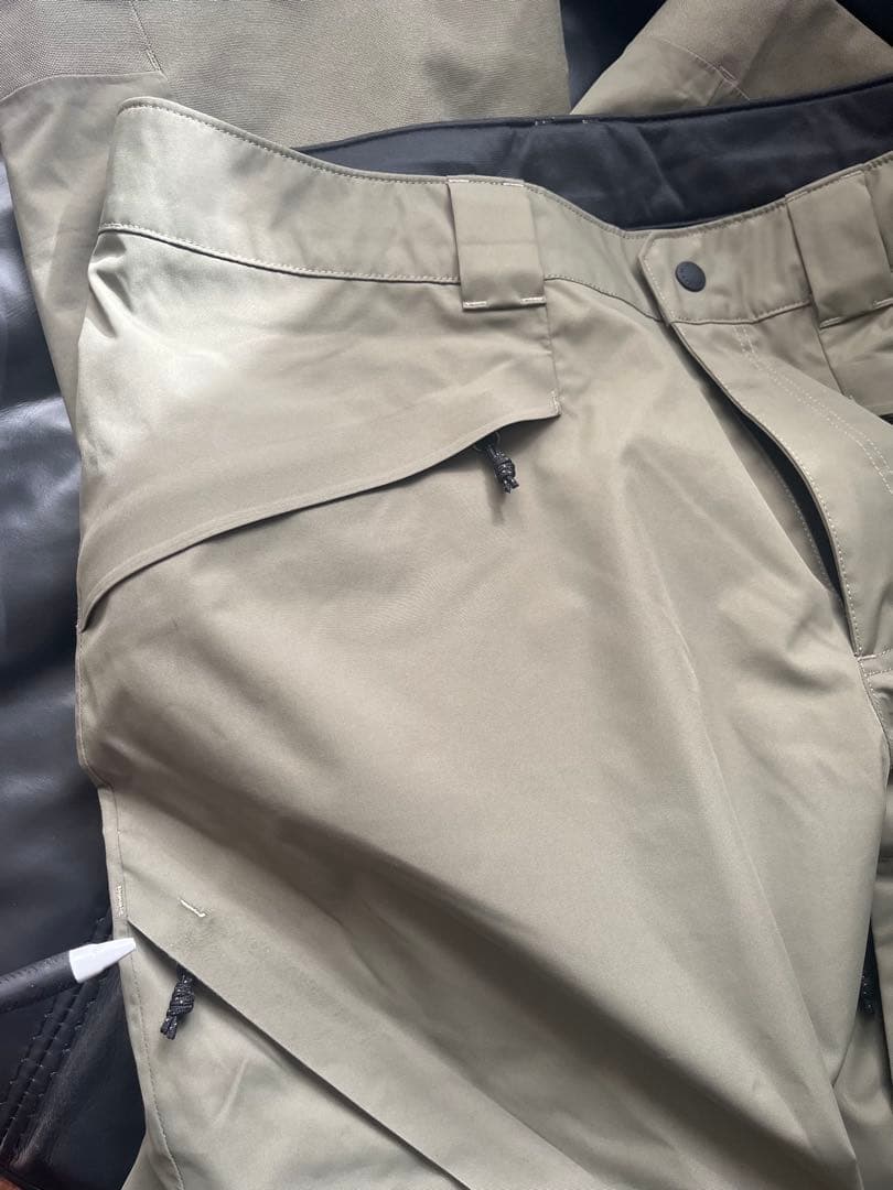 MOUNTAIN HARDWEAR スノーパンツ M