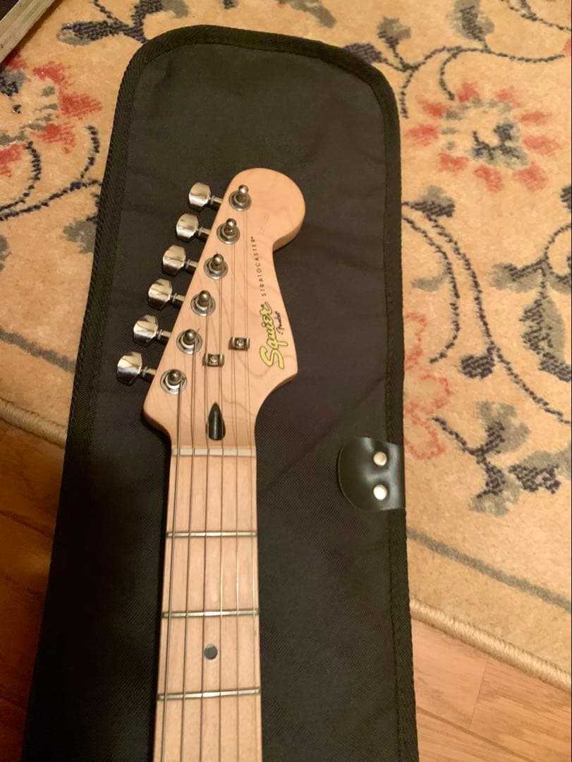 ギター Squier Deluxe Stratocaster / PearlWhite