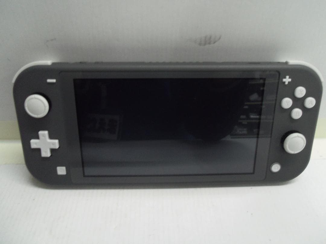 【中古】任天堂 Switch Lite グレー 画面にキズあり ヤマダ保証書付き