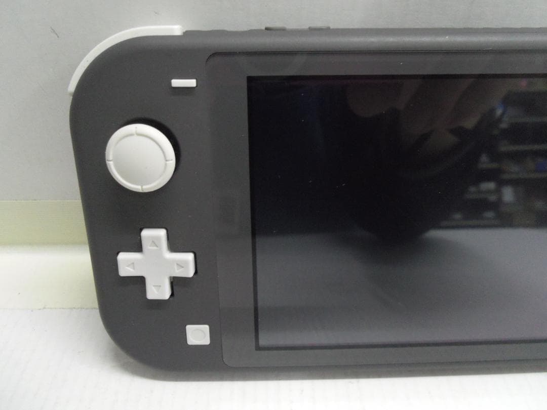 【中古】任天堂 Switch Lite グレー 画面にキズあり ヤマダ保証書付き