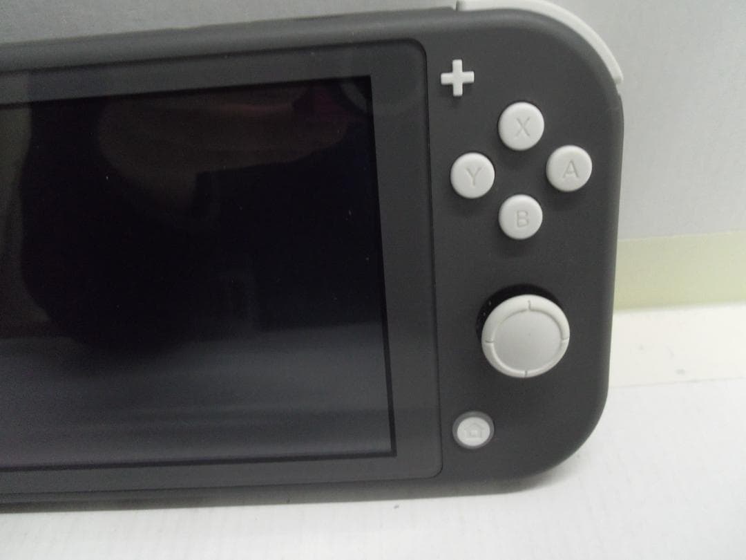【中古】任天堂 Switch Lite グレー 画面にキズあり ヤマダ保証書付き
