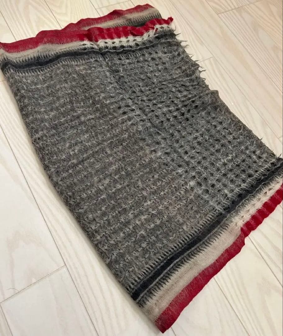 Khadi and Co 透かし編みショール グレー/レッド