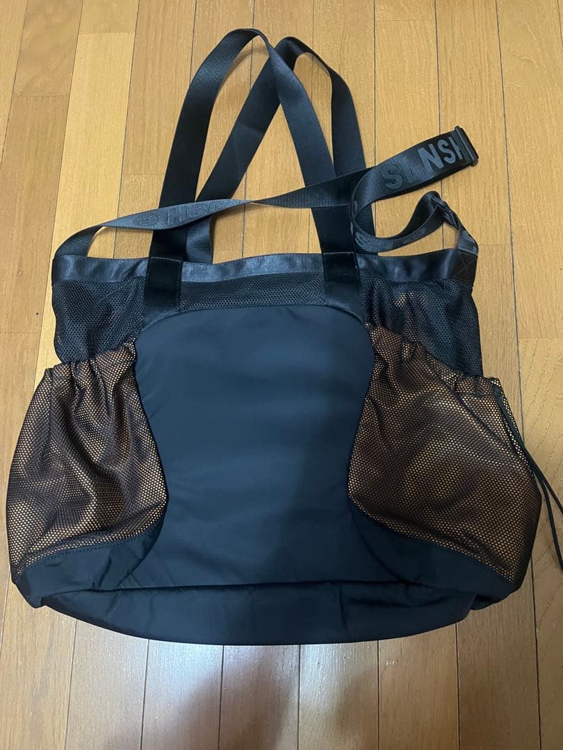 lululemon SLNSH バッグ