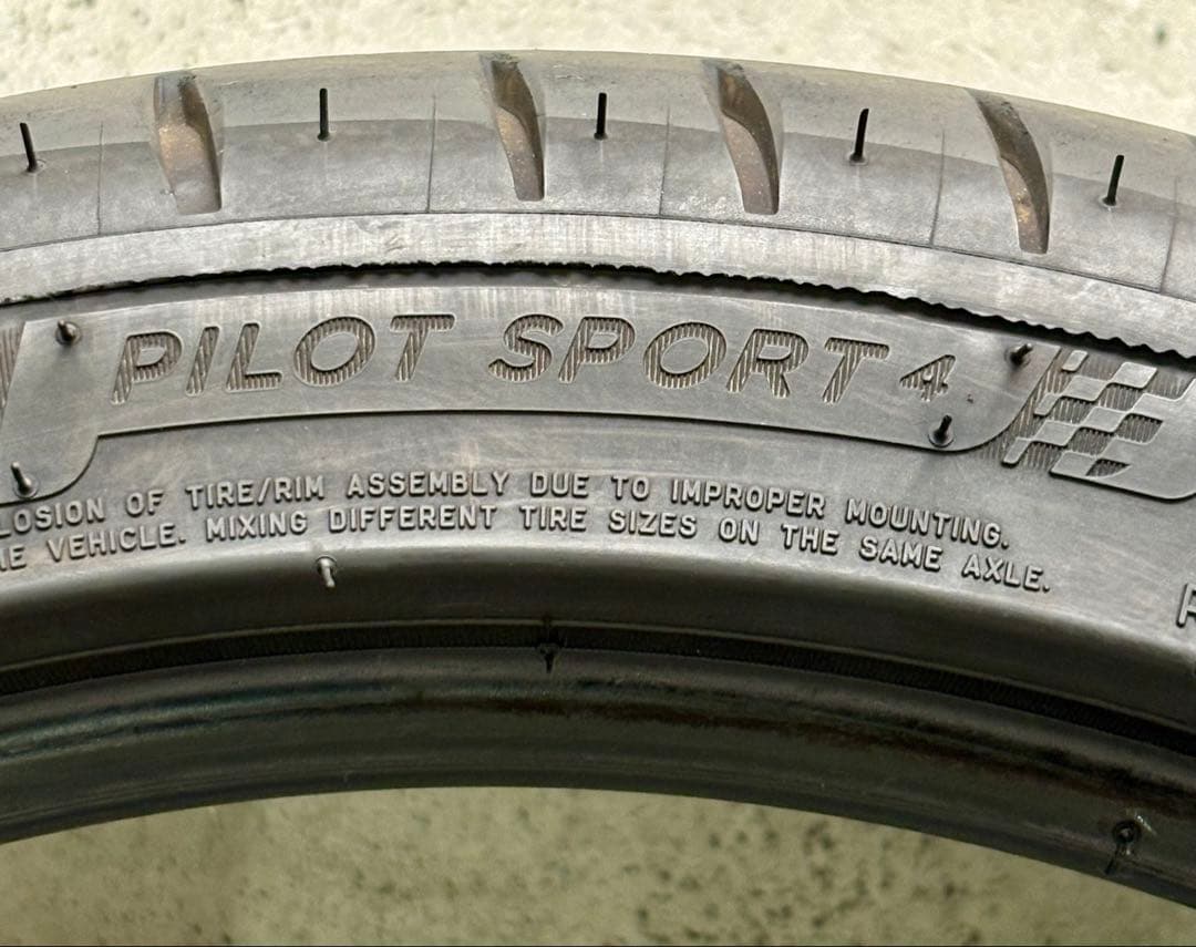 215 40 18 MICHELIN Pilot Sport 4 送料込 2本