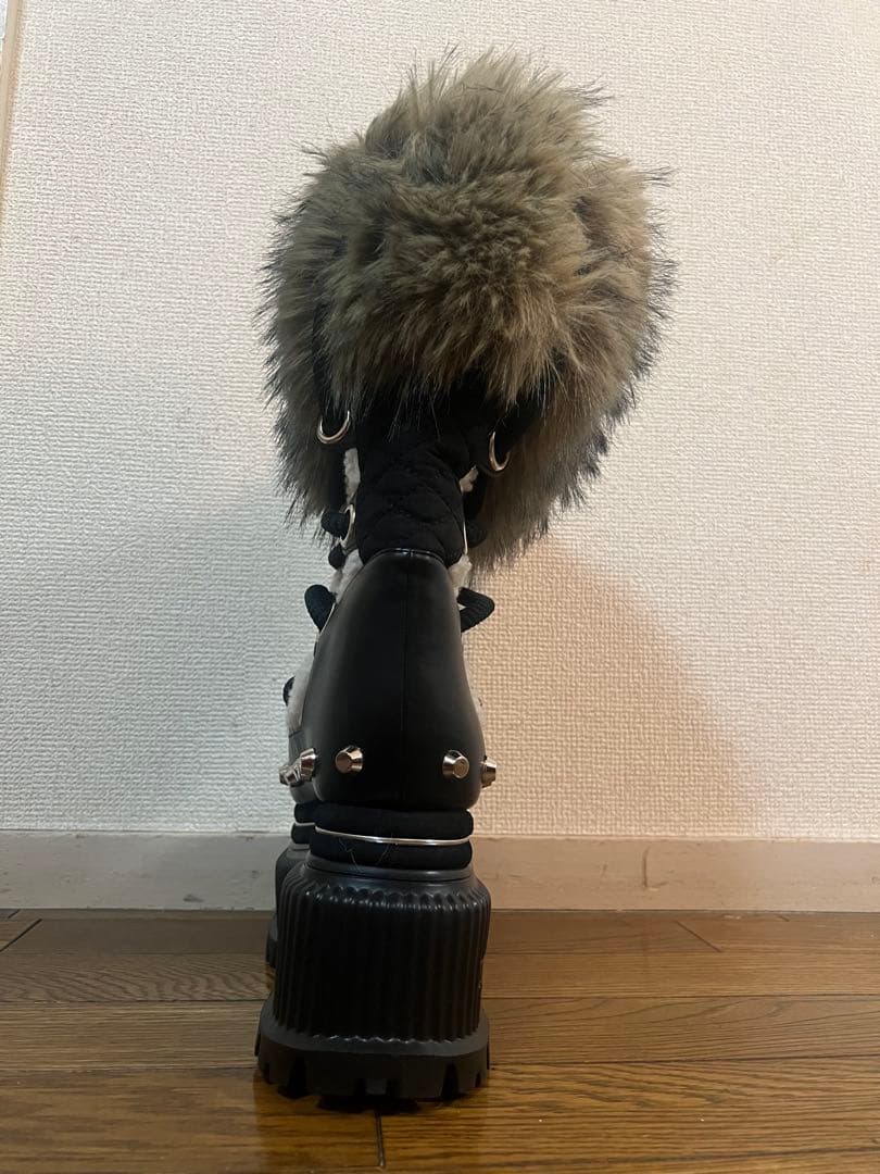 yellow ファー付き厚底ブーツ スタッズデザイン