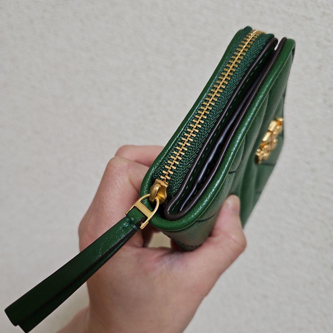 レイコマンさま専用 Tory Burchキラバイフォールド財布