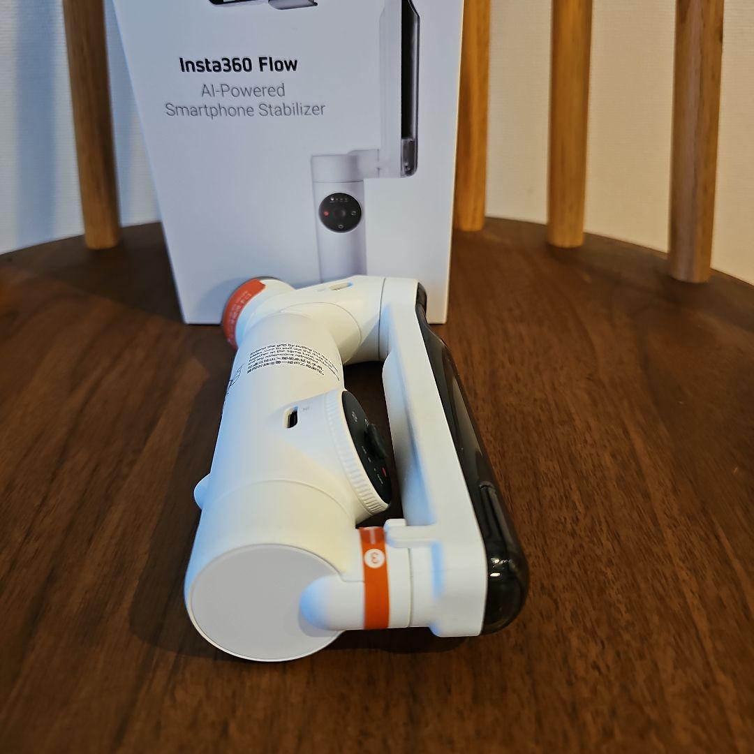 美品 Insta 360 Flow スマホ用 ジンバル スタビライザー