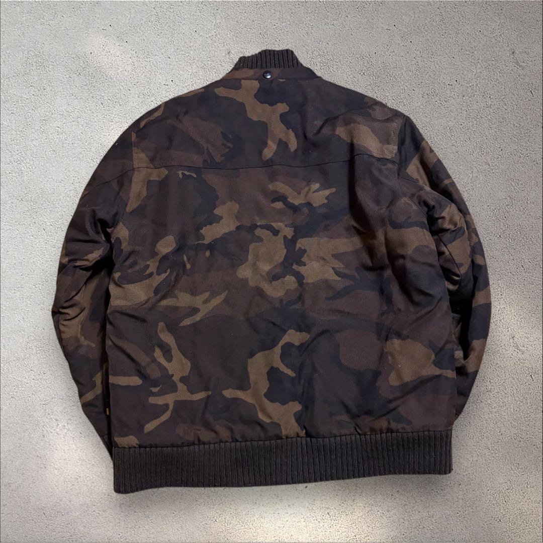 【N94】Carhartt 中綿ジャケット 迷彩 XXLビッグサイズリブネック