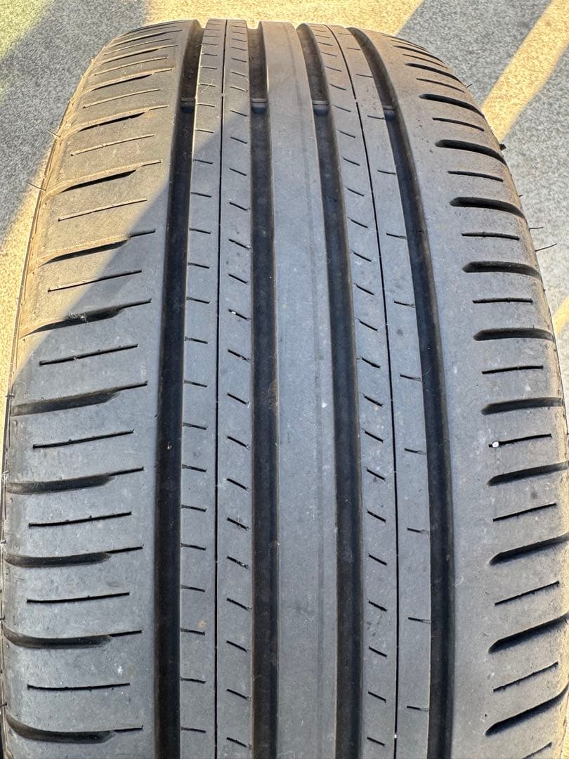 DUNLOP 18インチタイヤ　溝あり綺麗　23年製2155018