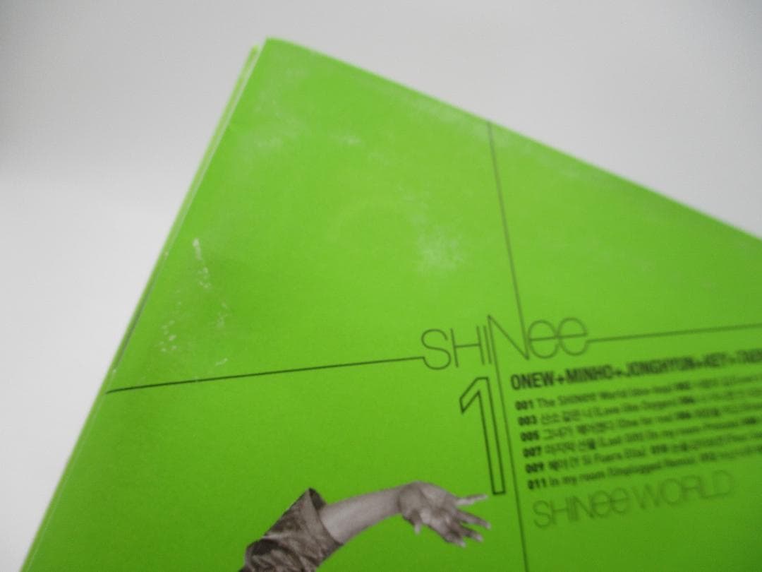 THE FIRST ALBUM SHINee WORLD Aタイプ 輸入盤