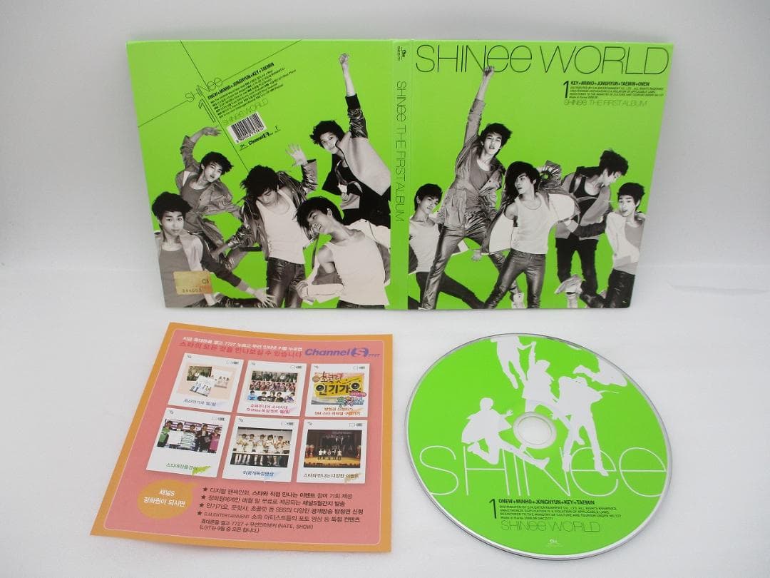 THE FIRST ALBUM SHINee WORLD Aタイプ 輸入盤