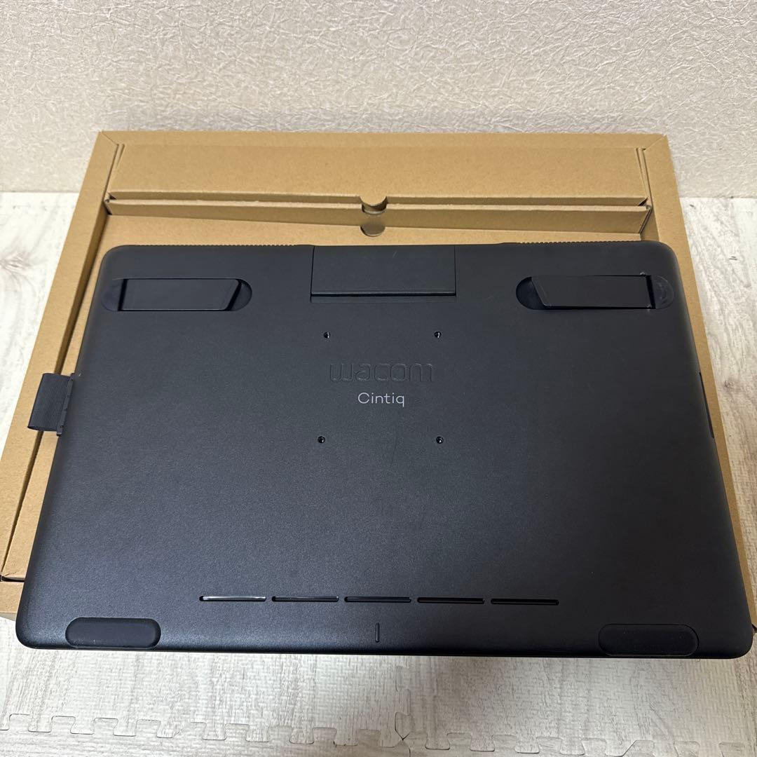 【値下げ中】Wacom Cintiq 16 USBハブ付き