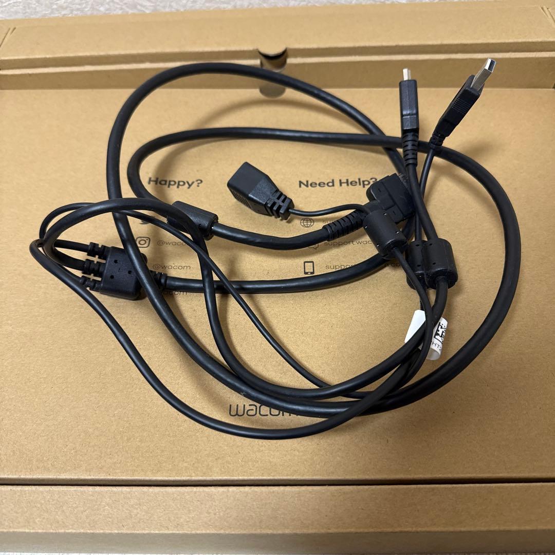 【値下げ中】Wacom Cintiq 16 USBハブ付き